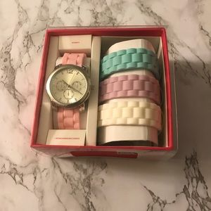 Watch with three changeable bands